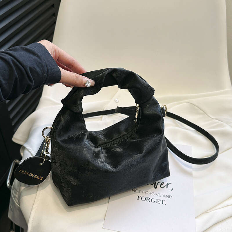 2024 New Women's Phone Zero Wallet Trendy and Fashionable Girl Shoulder Simple Handheld Folded Crossbody Bag