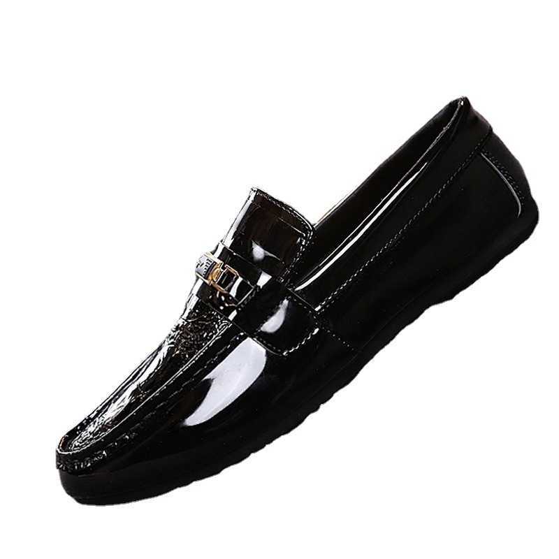 CMM Summer Versatile Mens Loafers Mens Social Shoes Korean Version Lazy Casual Shoes Hairstylist Shiny Leather Shoes