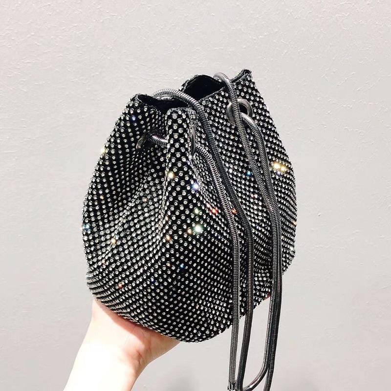 Spring and Summer New Snake Bone Chain Inlaid Diamond Portable Bucket Bag Banquet Dress One Shoulder Crossbody Women's Bag