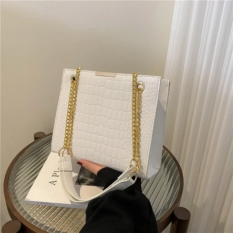 2024 Fashion Luxury Female Crossbody Bags for Women Designer Shoulder Bag Chain Solid Color Messenger Bag Handbags