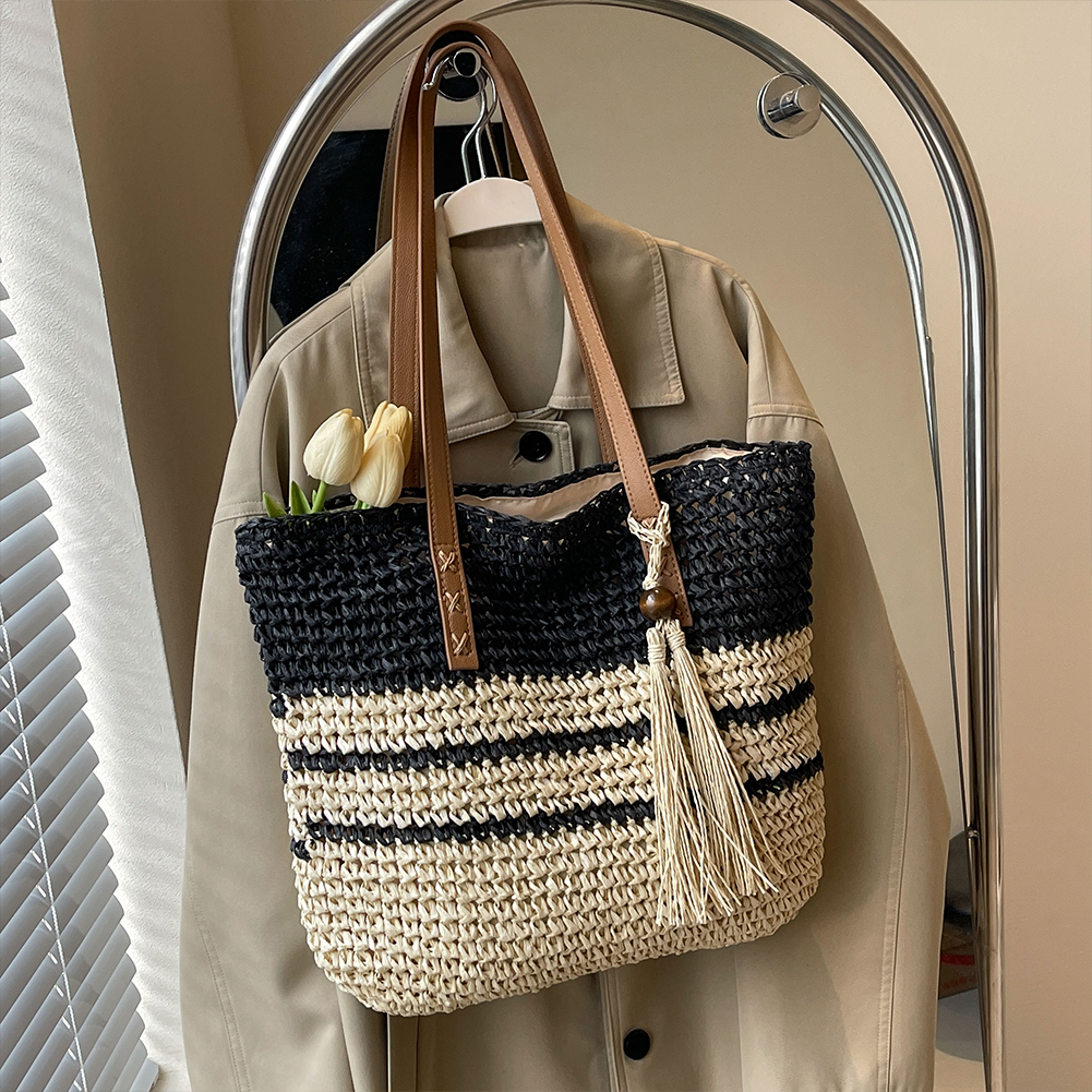 Women Straw Woven Tote Bag Fashion Woven Handbag Large Capacity Handwoven Shoulder Bag Weaving Shoulder Bag for Travel Vacation