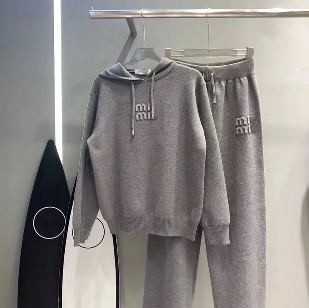 Autumn new European station fashion embossed pattern pullover round neck wide-leg pants two-piece female Joker solid color suit