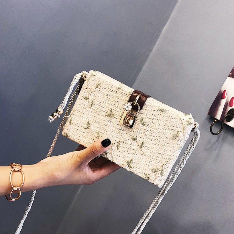 Handmade Straw Shoulder Bag Summer Women's Woven Rattan Bag Vintage Beach Cross Body Bag Female Lock Handbag With Flowers