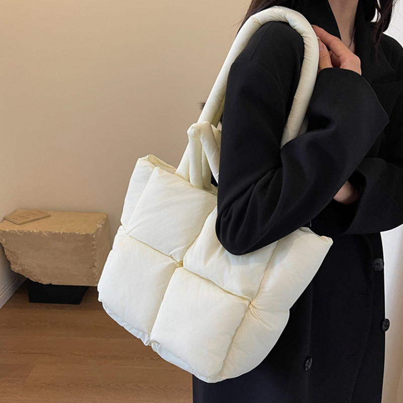 Cloth Padded Shoulder Bag for Women 2023 Winter Fashion Designer Soft Trends Handbags Women's Tote Bag and Purses