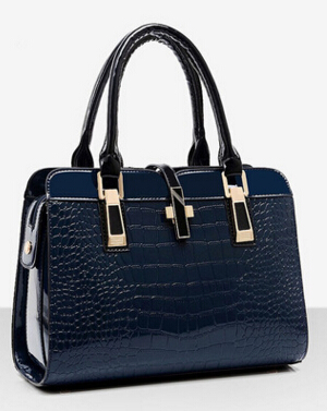 The new female bag OL commuter fashion crocodile pattern patent leather stereotypes handbags