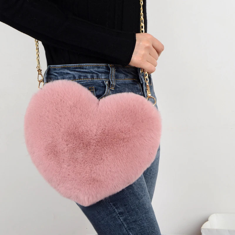Fashionable womens heart-shaped handbag cute faux fur horizontal bag womens soft fur chain shoulder bag shopping bag 241107