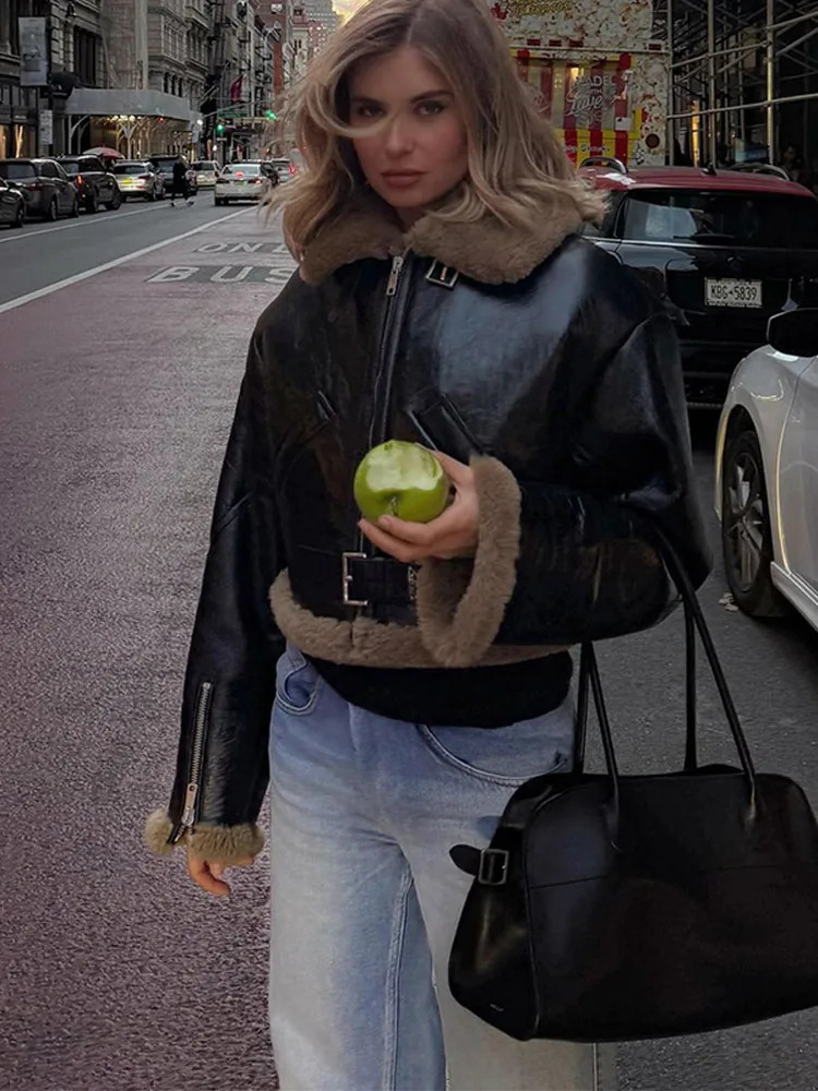 Fashionable cashmere lapel long sleeved jacket with leather short jacket retro solid color zipper jacket winter womens commuting suit 241107