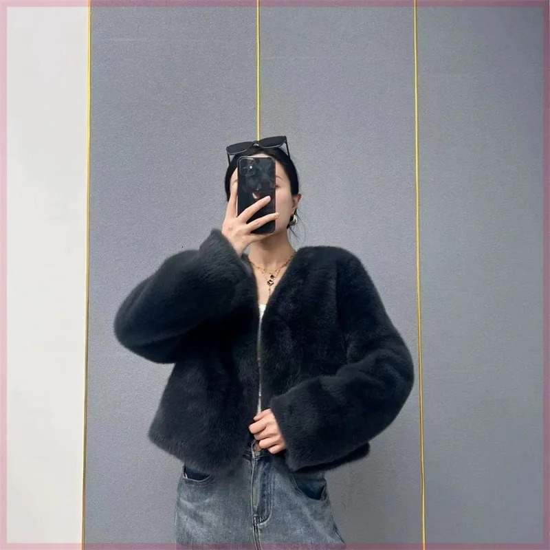 autumn and winter rabbit fur fur coat womens mink fur coat short plush coat duvet cover black 241107