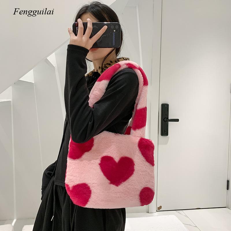 2021 Fashion Women Plush Love Pattern Shoulder Bags Elegant Female Underarm Bags Faux Fur Handbag Furry Fluffy Tote Bags