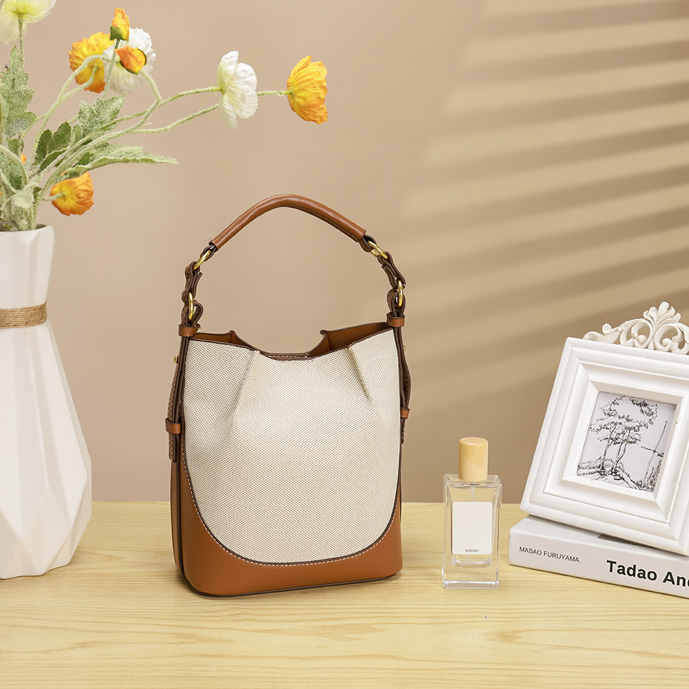 Women PU Bucket Bag Single Shoulder Bag Large Capacity Chic Hobo Bag Adjustable Strap Stylish Crossbody Bag for Outdoor Travel