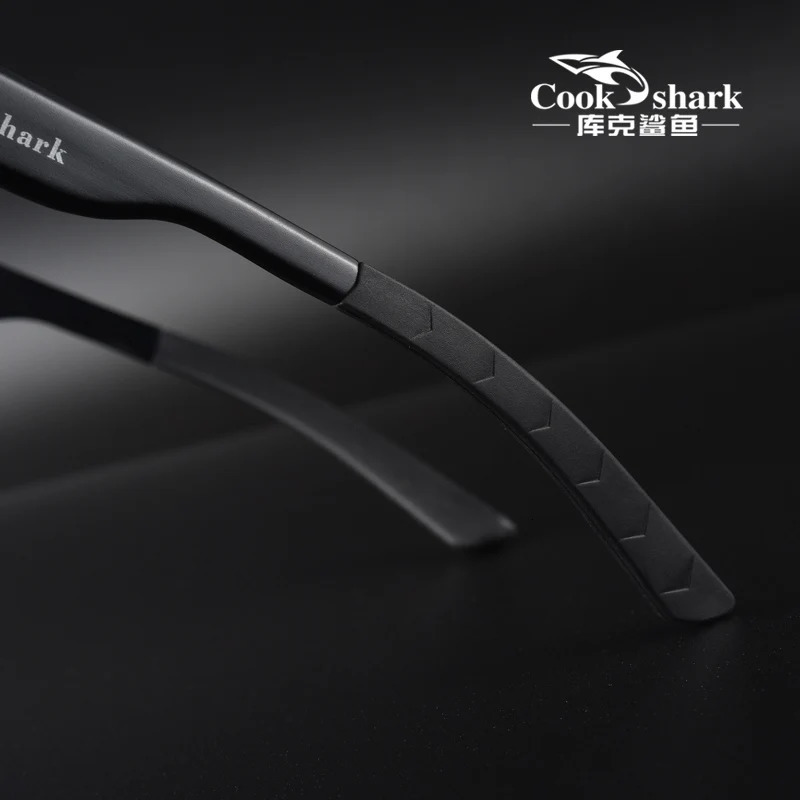 Mens sunglasses for driving with anti UV fading polarized day and night glasses 241106