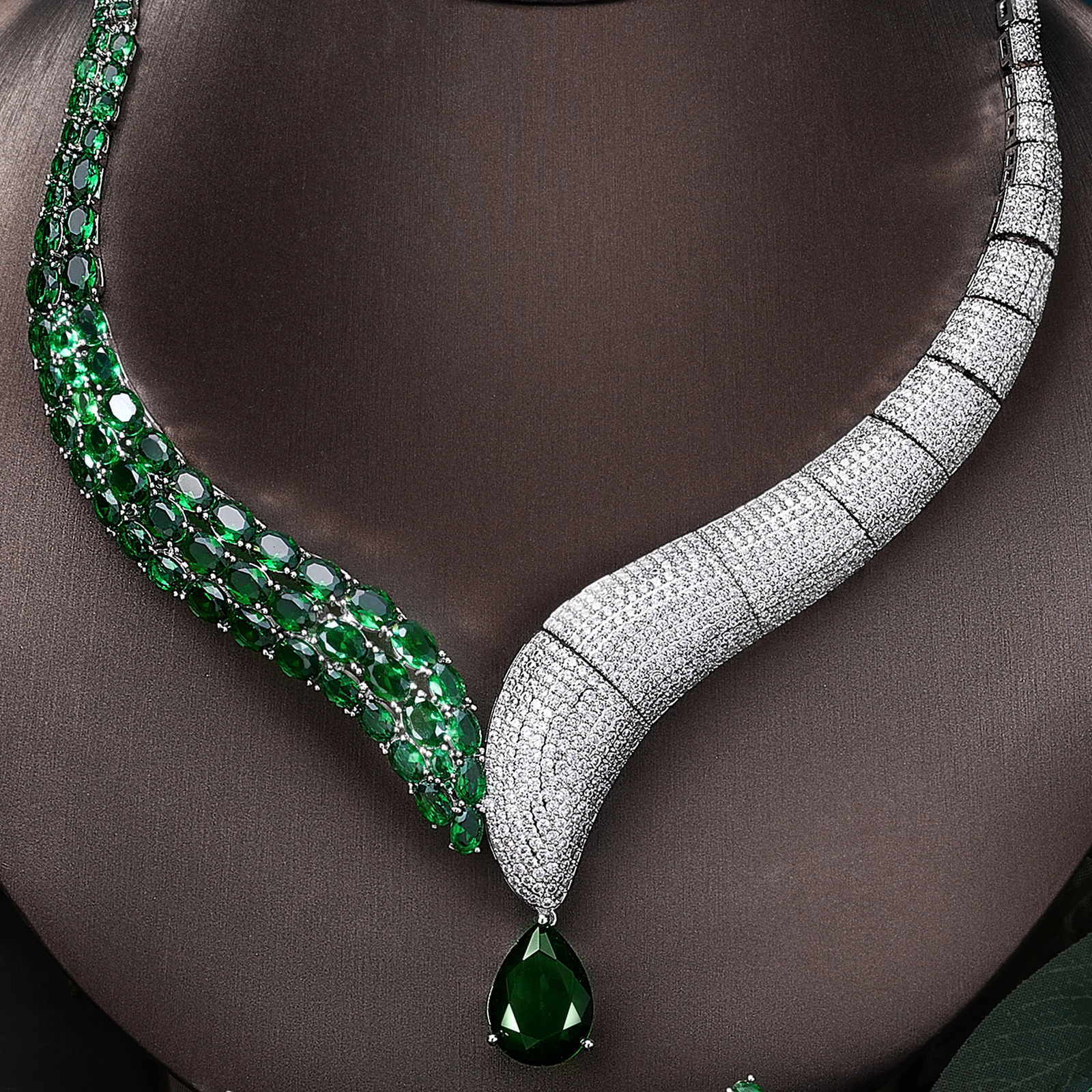 Top 4 Wedding Brides Jewelry Set Water Drop shaped Womens Wedding Accessories Necklace and Earring Set 241106
