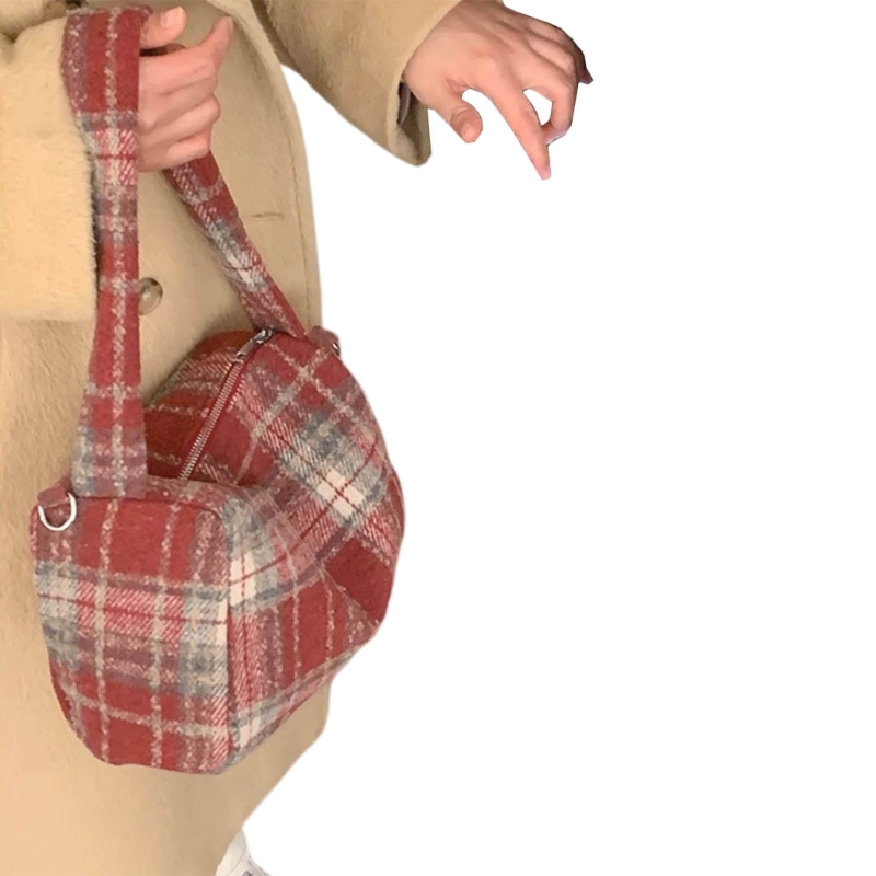 Chic Underarm Bag for Fashion Enthusiasts Stylish Shoulder Handbag Perfect for Any Occasion