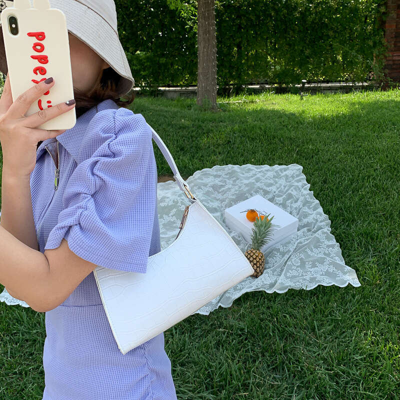 Underarm women's 2022, trendy new style, single shoulder bag, solid color, soft surface, stick bag