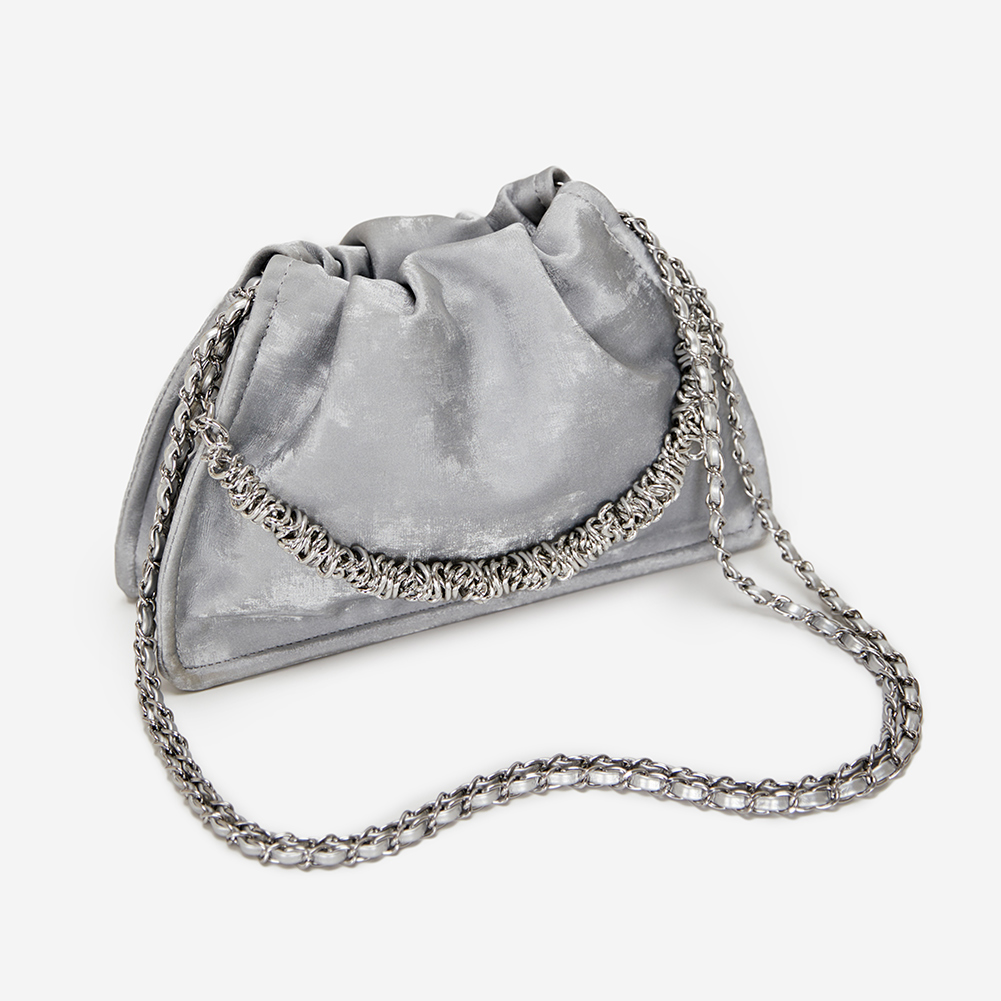 Designer Shoulder Bag with Chain Fashion Handbag Large Capacity Trendy Crossbody Bag Bucket Bag Underarm Bag for Women