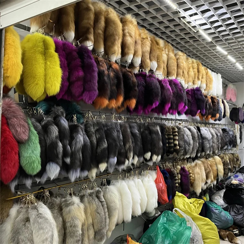 Natural Fox Fur Tail Keychain Fur 2024 chic y2k Tail Keychain Fox Fur Keychain Accessories Length 40cm Female Car Keychain 241107