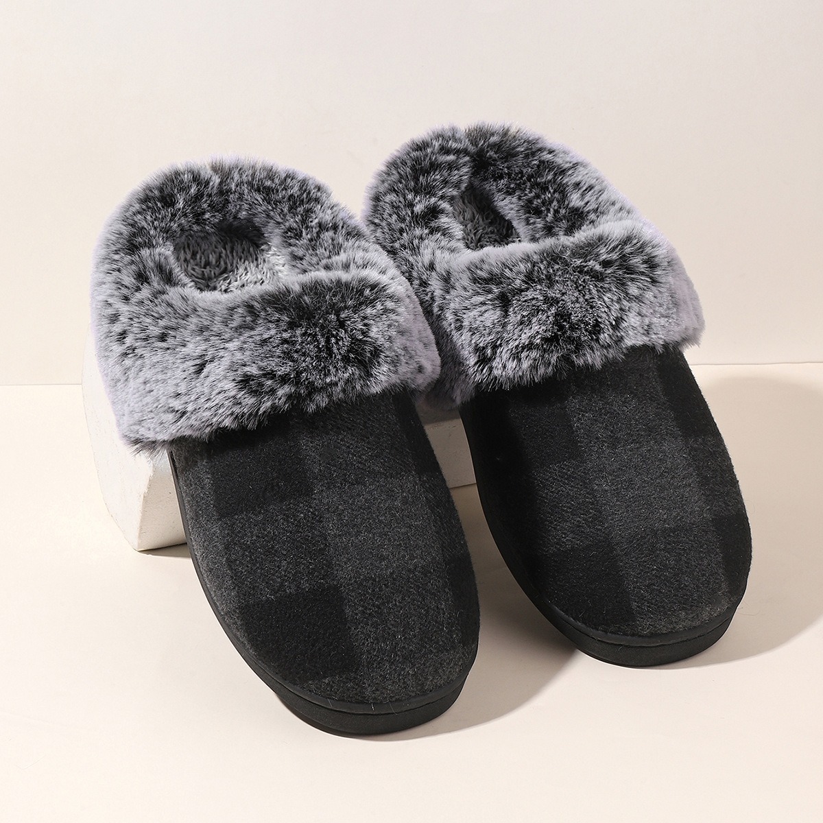 Men's and Women's New Plaid Comfortable Warm Cotton Slippers Free Shipping.