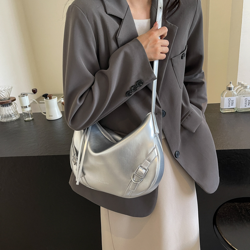 Women PU Stylish Crossbody Bag Adjustable Strap Fashion Shoulder Bag Simple Satchel Purse Zip Closure for Party Vacation