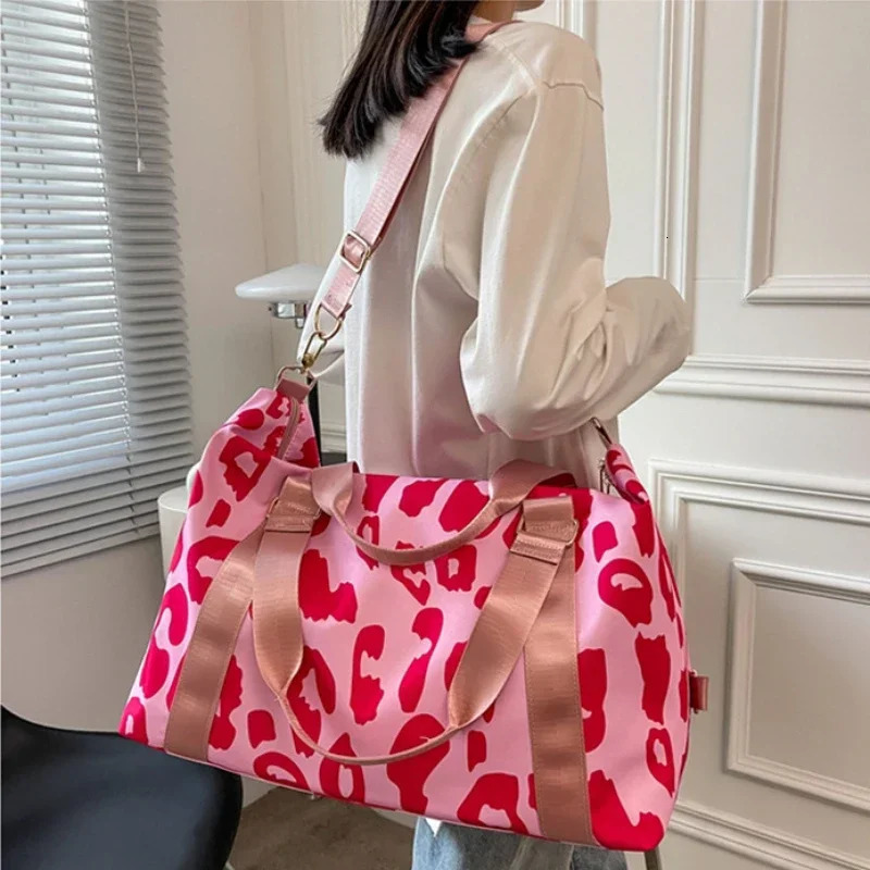 Women Travel Bags Duffle Shoulder Bag Large Multi-functional for Girls Female Big Capacity Sports Storage Fitness Handbag 241106