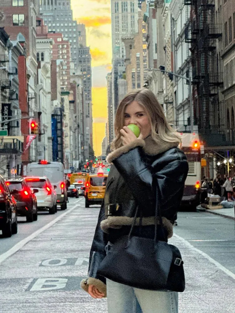 Fashionable cashmere lapel long sleeved jacket with leather short jacket retro solid color zipper jacket winter womens commuting suit 241107