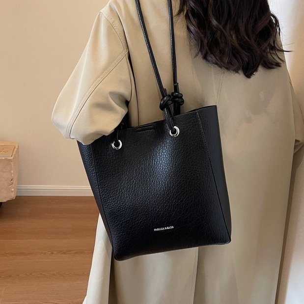 YOUDEYISI Magnetic Buckle PU Tote Bag: Sewing One-shoulder Female Bag