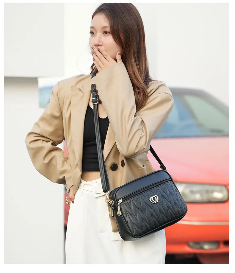 2023 Women's Lingge High Capacity 2023 New Crossbody Small Messenger Bag Simple and Advanced Fashion Ladies Shoulder Handbag