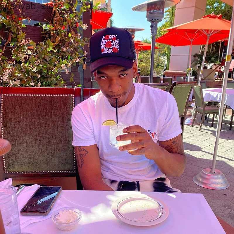 Ball Caps Summer letter lip embroidered baseball cap fashionable mens sun hat breathable truck cap mesh cap outdoor neutral hip-hop hat L240910