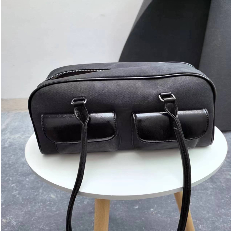 Korean niche retro design 2024 new simple shoulder oil wax leather bag bowling bag casual portable shoulder bag