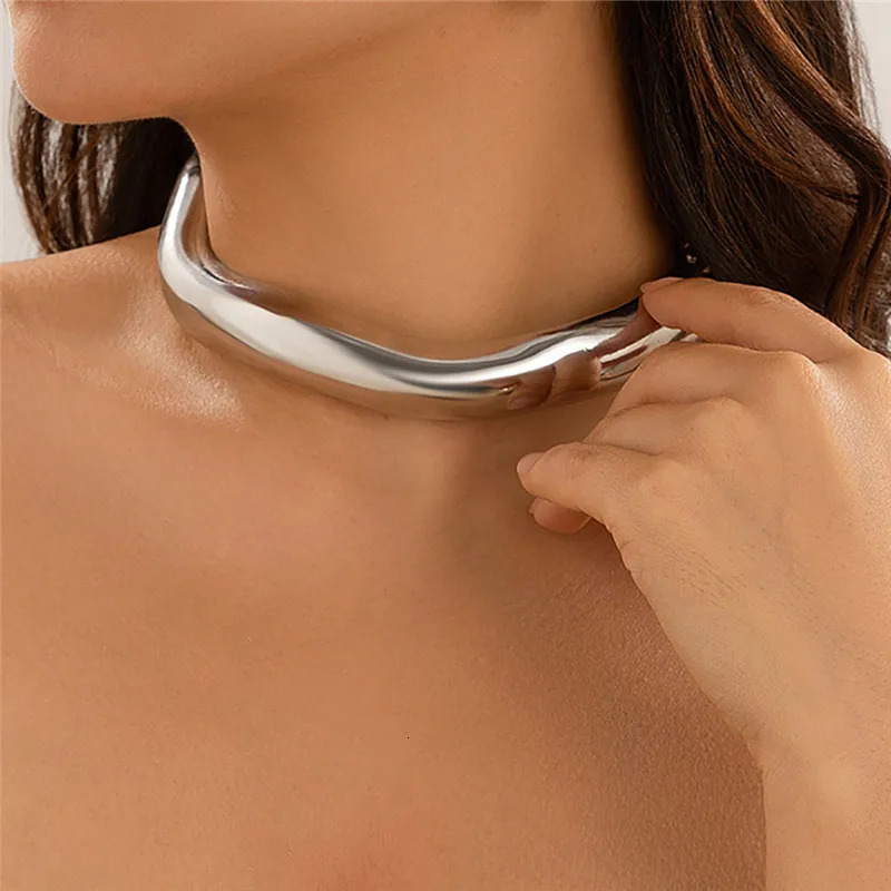 Xiaoluoke irregular metal cuff bracelet necklace suitable for women European and American styles personalized aisle necklaces jewelry accessories 2411