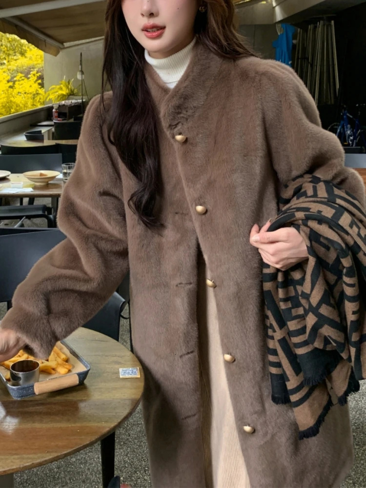 Fashion commuting fur coat womens autumn and winter high-quality wool one-piece long casual warm mink jacket 241107