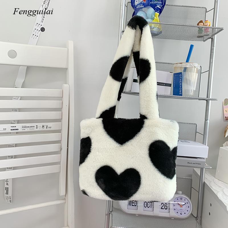 2021 Fashion Women Plush Love Pattern Shoulder Bags Elegant Female Underarm Bags Faux Fur Handbag Furry Fluffy Tote Bags