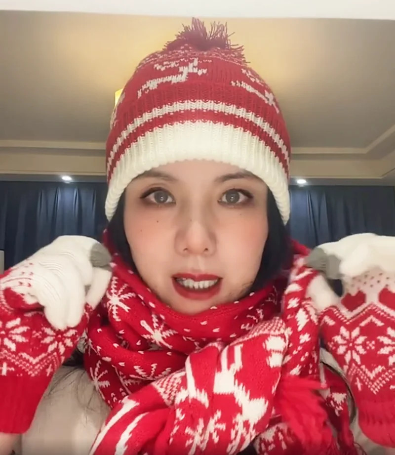 Christmas Hat Scarf Glove Set 3-piece Womens Winter Kitten Touchscreen Gloves Thick Warm Pom Hat Scarf Glove Set 241107