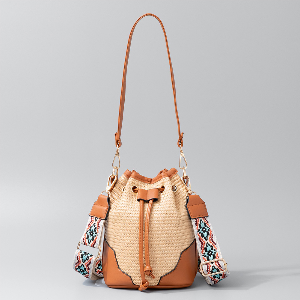 Women Trendy Messenger Bag Drawstring Straw Woven Bucket Bag Handmade Satchel Bag Large Capacity Bohemian for Outdoor Travel