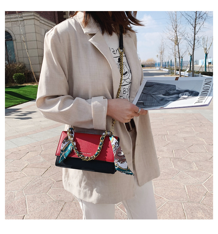 Female bag new 2023 trend spring style shoulder bag wild fashion silk scarf small square bag chain messenger bag