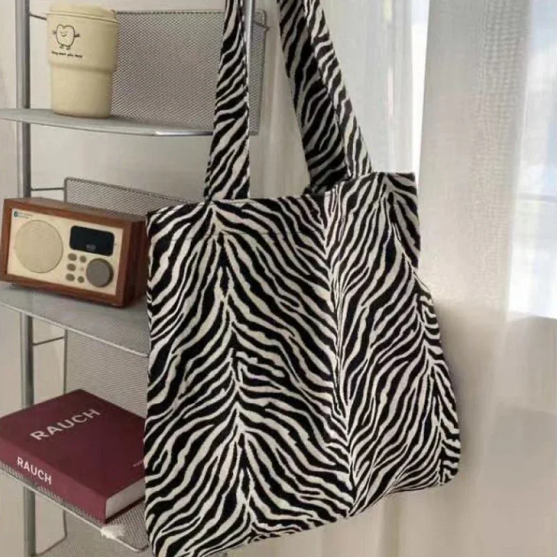 Vintage Women Shoulder Bag Creative Zebra Stripes Canvas Tote Handbags Large Capacity Underarm Bag Female Travel Shopping Bags