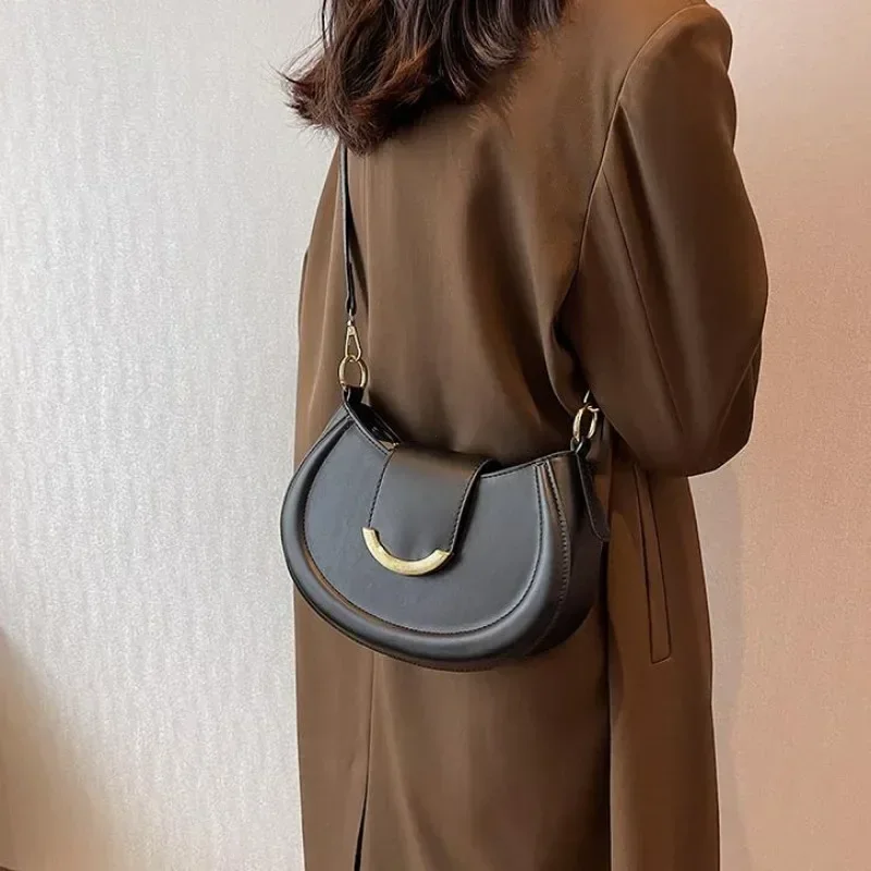 Armpit Shoulder Side Bags for Women 2023 Designer Trend Leather Small Underarm Crossbody Handbags and Purses Bags for Women