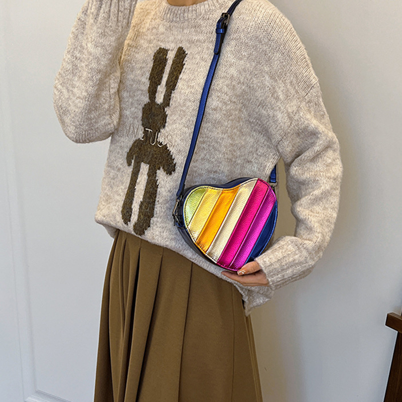 Cute heart contrast color bag for women 2024 new fashion trendy chain crossbody bag personalized shoulder bag Color design Bag