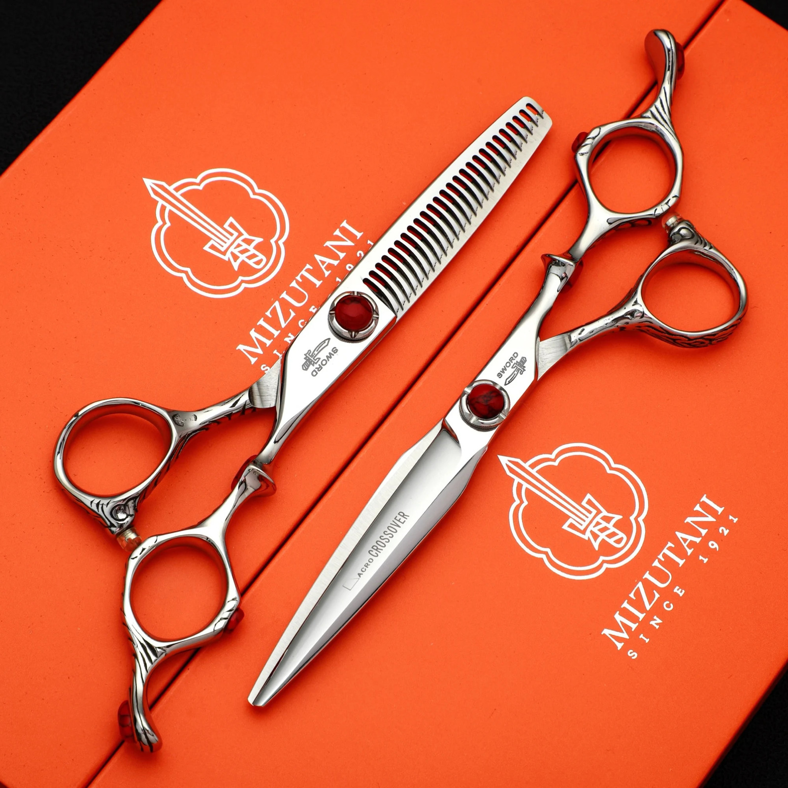 Professional Hairdressing Scissors Salon Barber Accessories Haircut Machine Thinning Shear HairdresserS Scissors 241107