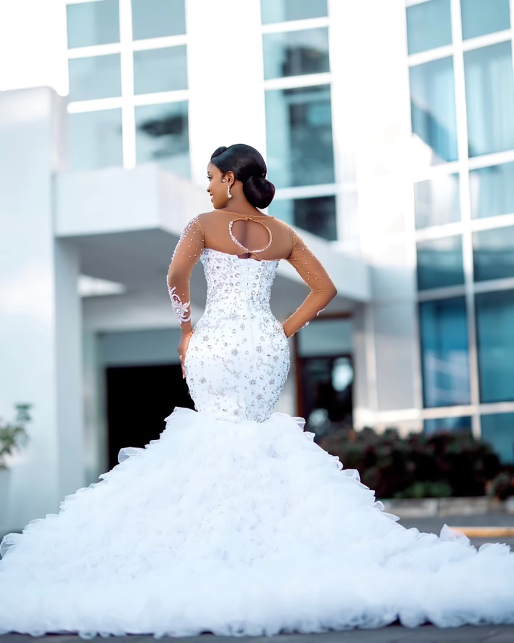 Customized Arabic Aso Ebi Plus Size White Mermaid Wedding Dresses Beaded Crystals Tiers Organza Bridal Gowns Dress