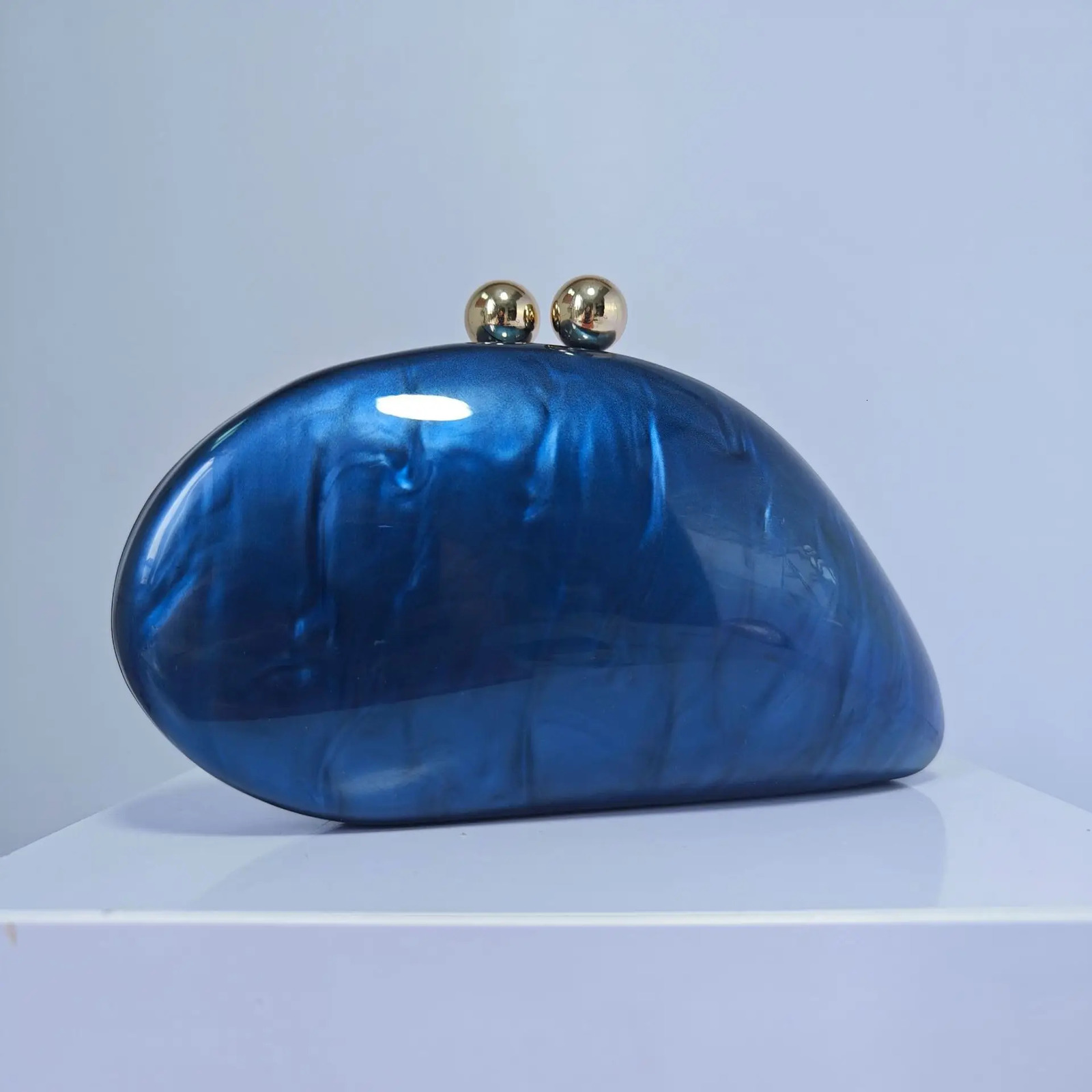 Selling Acrylic Shell shaped Clutch Bag for Womens er Evening Party Cute Pearl Egg Wallet Blue Handbag Wholesale 241106