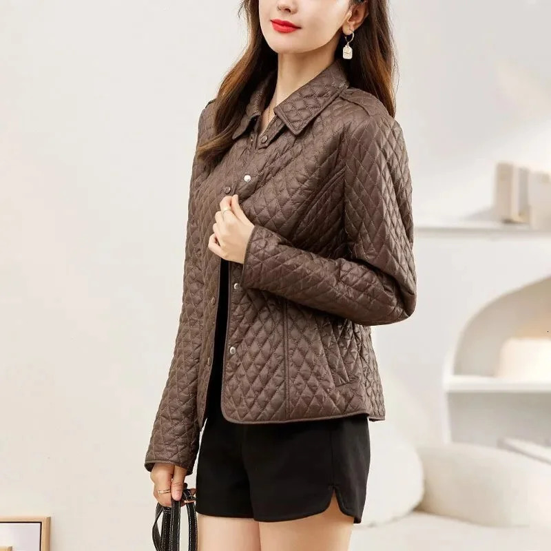 Short cotton jacket womens winter jacket black brown diamond checkered cotton jacket fashionable puff jacket 241107