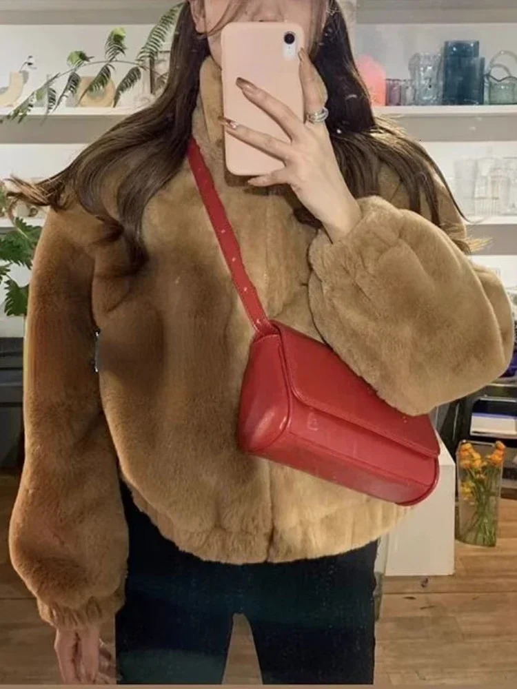 2024 Winter Warm Faux Fur Coat Women Korean Fashion Casual Zipper Faux Lamb Coat Autumn Streetwear Vintage Brown Outerwear 241107