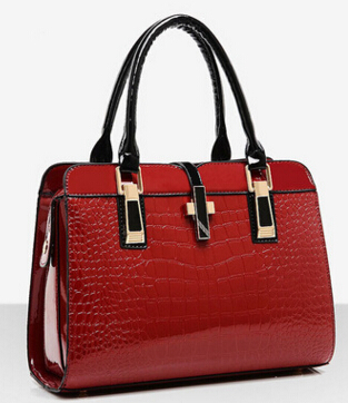 The new female bag OL commuter fashion crocodile pattern patent leather stereotypes handbags