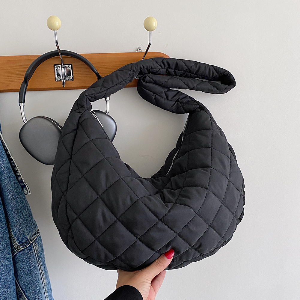 Large Capacity Shoulder Bag Embroidered Plaid Quilted Crossbody Bag Underarm Bag Tote Bag Tote Bag Pleated Bubbles Handbag