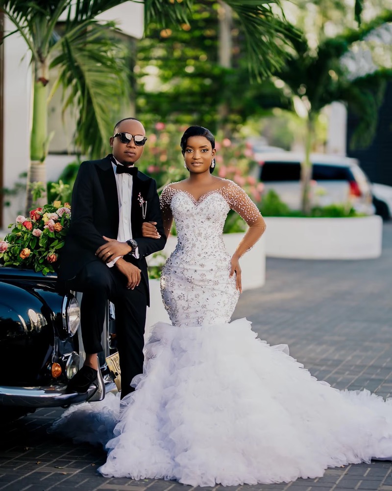 Plus Size White Mermaid Wedding Dresses Customized Arabic Aso Ebi Beaded Crystals Tiers Organza Bridal Gowns