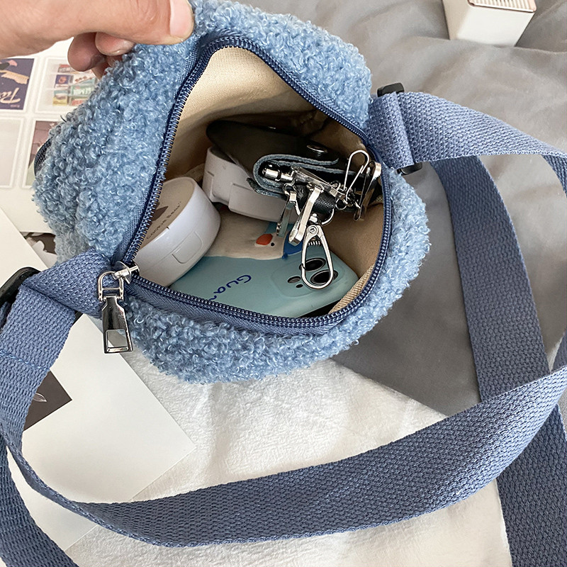Women Plush Shoulder Bag Cute Bear Print Lamb Like Fabric Crossbody Bags Ladies Cloth Zipper Small Purse Mobile Phone Handbag