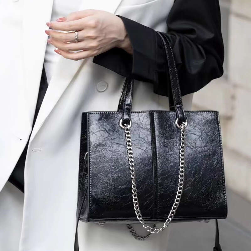 OLOEY Sier Chains Decoration Handbag Flap Bag Female Light Leather Cow Skin Fashion Popular PC Holder Formal Wearing