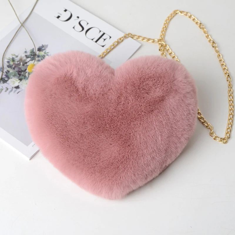 Fashionable womens heart-shaped handbag cute faux fur horizontal bag womens soft fur chain shoulder bag shopping bag 241107