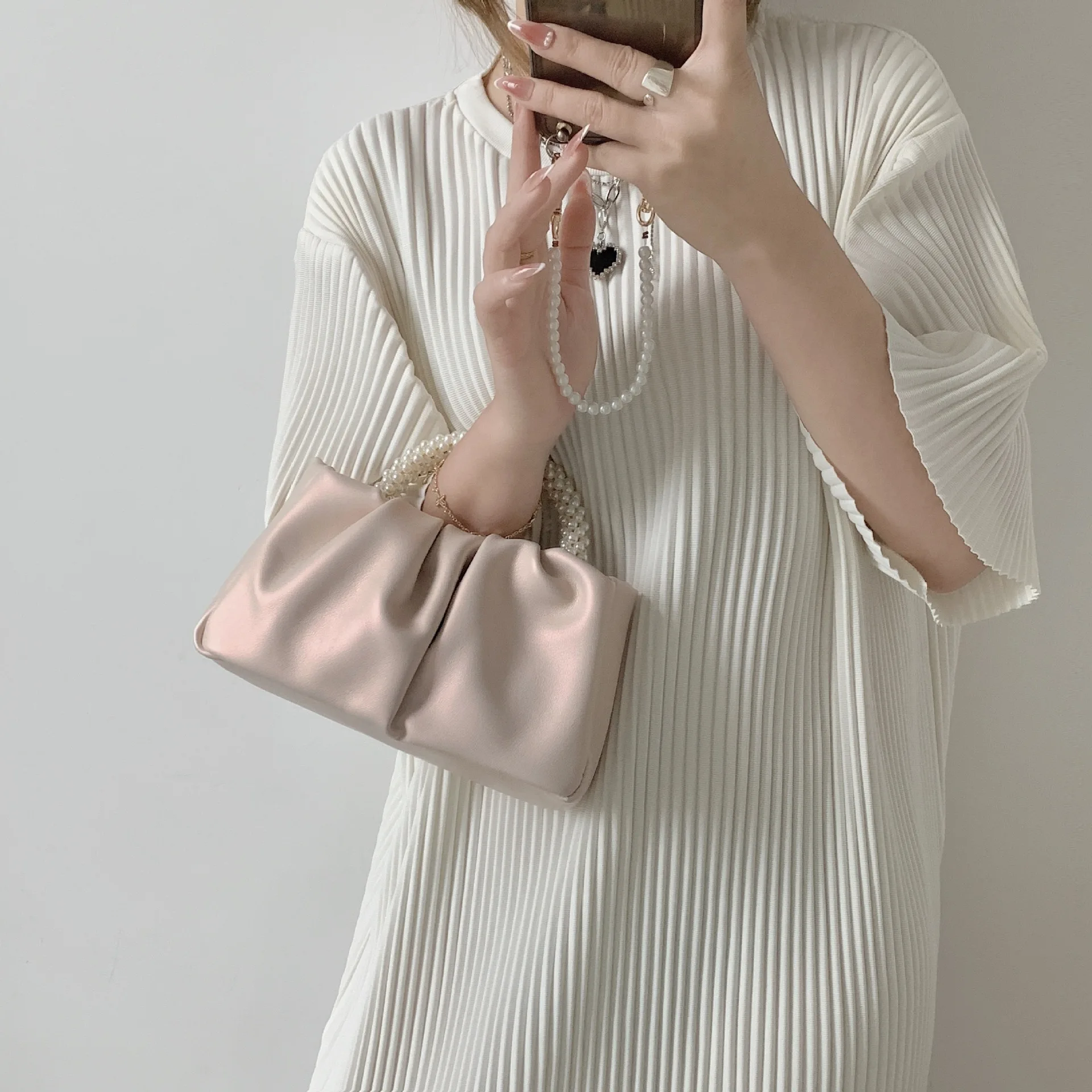 Sweet Girl Pearl Handheld Bag Women's Fashion Versatile Folded Crossbody Cloud Bag Mini Phone Small Bag women handbags purse
