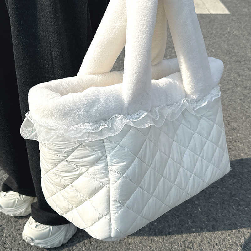 Korean version winter pet cat bag made of nylon plush hand-held cat bag for warm travel in winter pet bag 241115